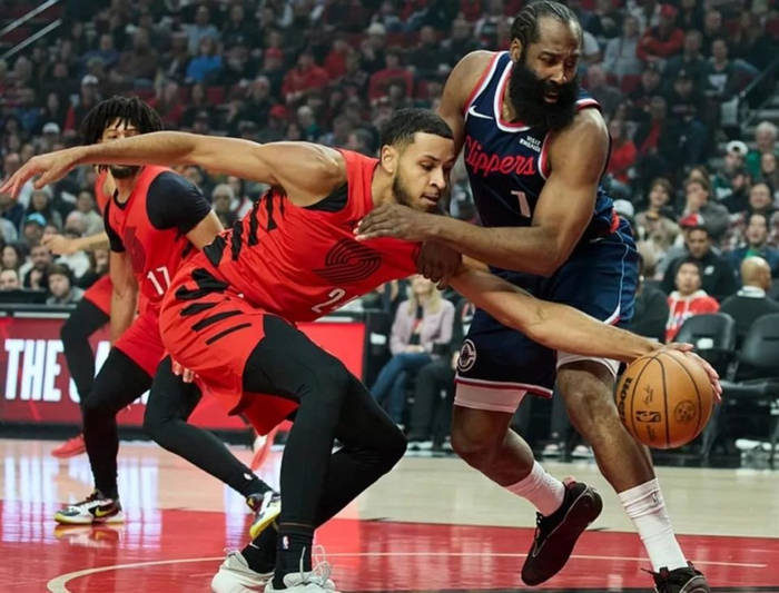 竞彩世界杯 -连续两场比赛命中20+三分，且三分命中率超50%，这不会是常规操作！